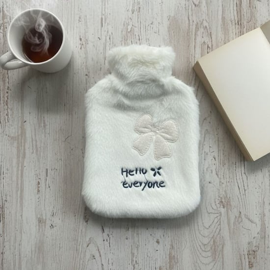 Hello Everyone Yazılı Kurdeleli Beyaz Peluş Sıcak Su Torbası 1 Lt