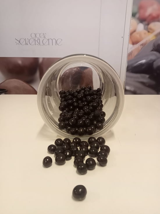 Çiçek Şekerleme Üzümlü Çikolata Draje 1 Kg