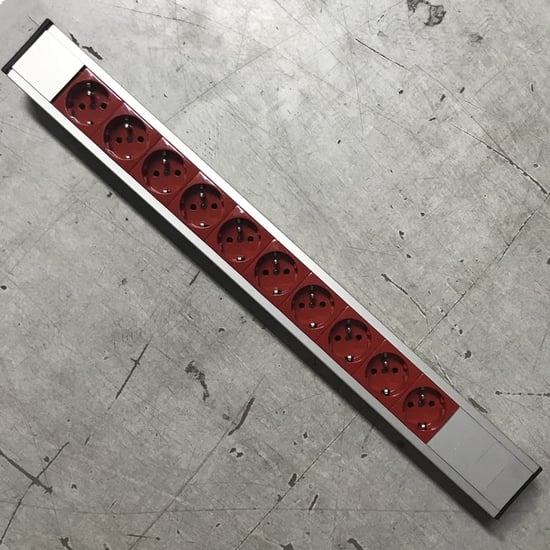 Ups Priz U42 Aluminyum Profilde 10 Adet Priz+2 Adet 22.5x45mm Yaylı Kapa